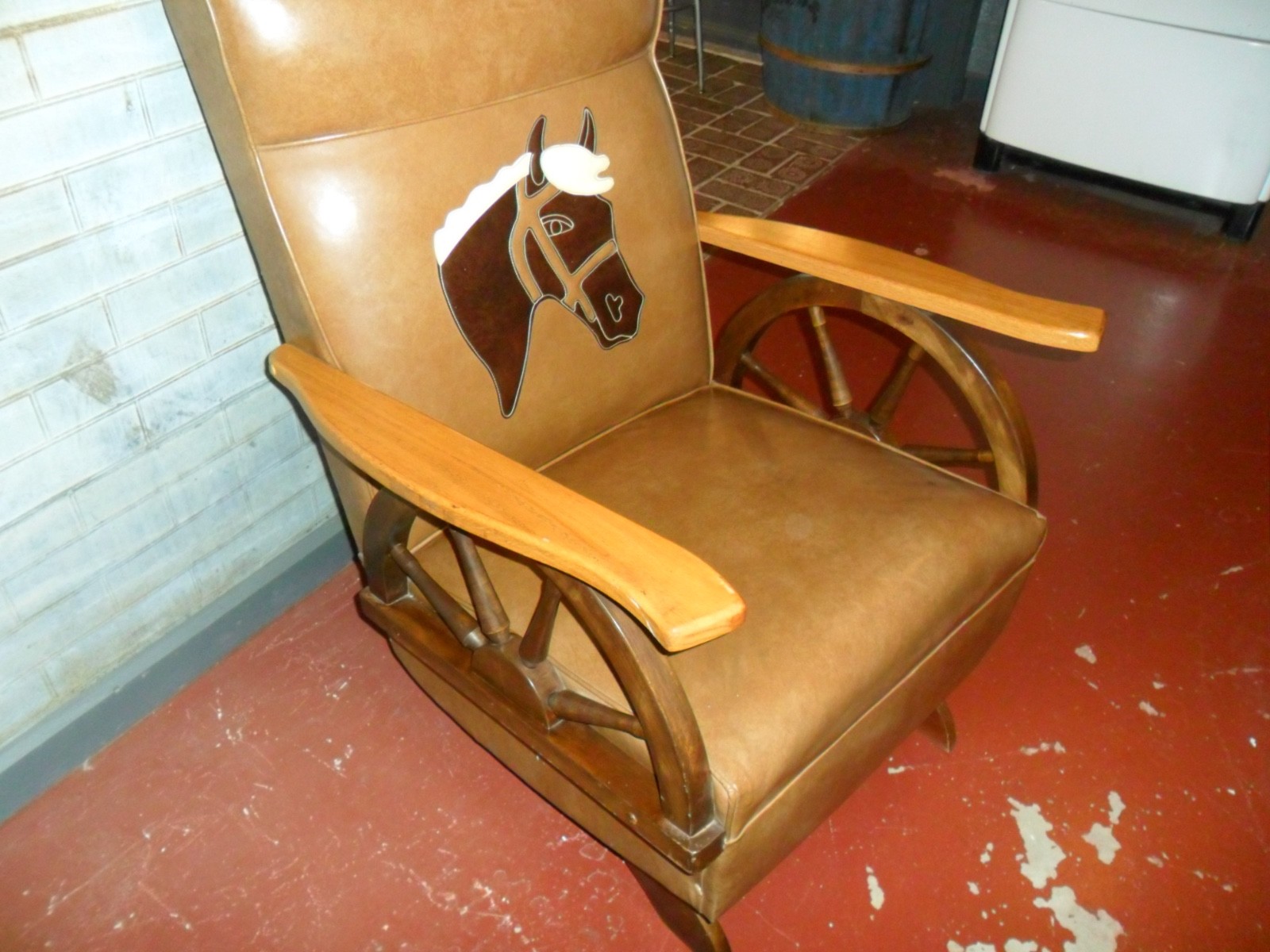 Vintage Cowboy Ranch Wagon Wheel Monterrey era Rocker Chair Man Cave SUPER NICE!