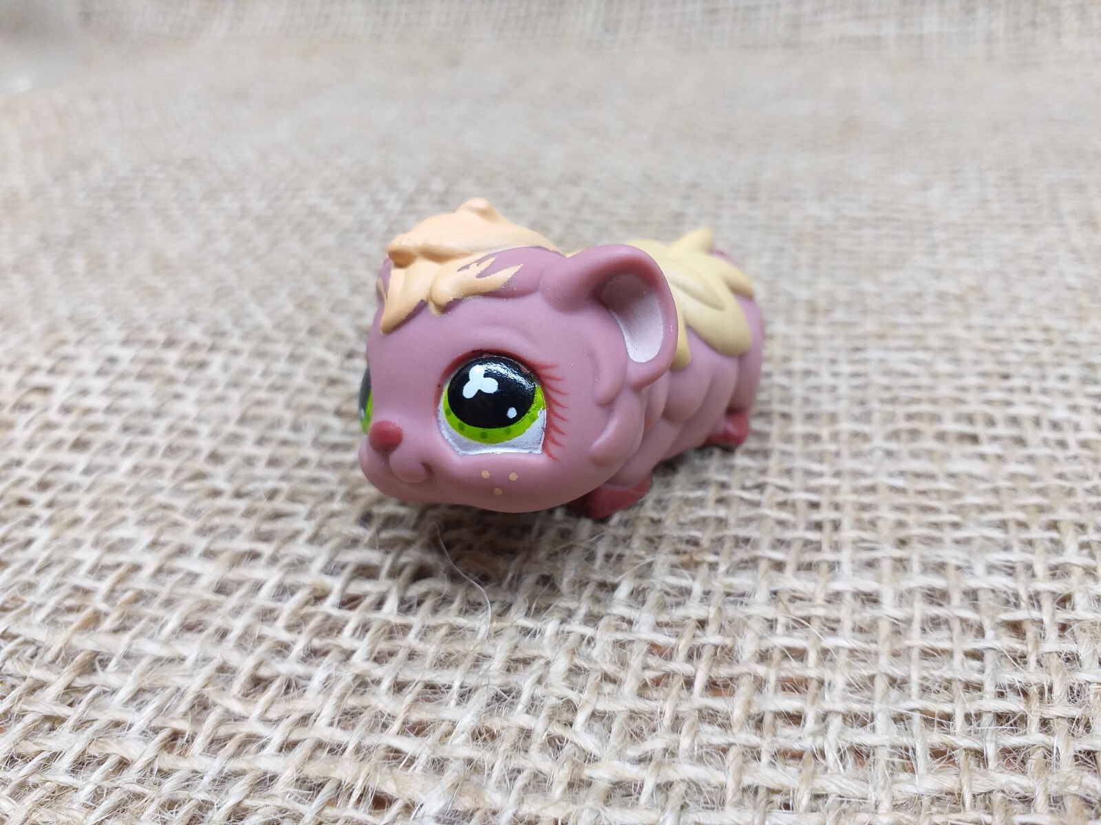 LITTLEST PET SHOP LPS #753 PURPLE CREAM GUINEA PIG W/ GREEN LITTLEST PET SHOP LPS #753 PURPLE CREAM GUINEA PIG W/ GREEN