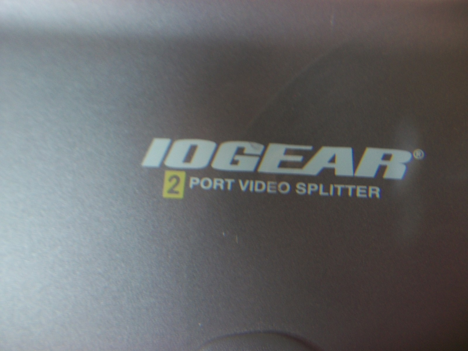 IOGEAR 2 Port Video Splitter GVS92 - NO adapter included