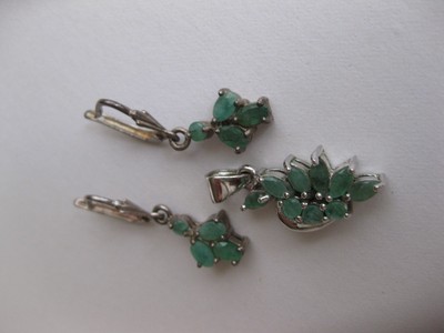 MODERN 825 SILVER CHRYSOPRASE EARRINGS AND PENDANT SET