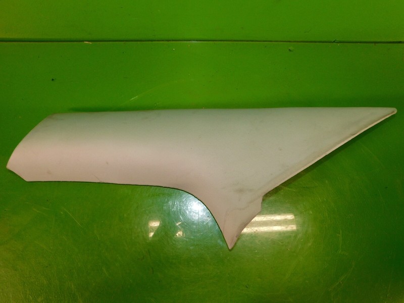 01-05 VW Passat GLX OEM 3B5868582 passenger right rear 1/4 panel trim cover