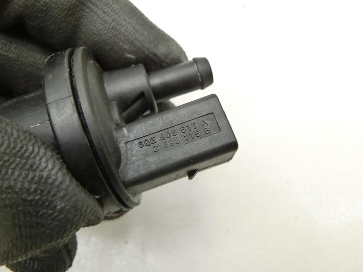 VW EOS 1F 06-09 TSI 1,4 118KW Magnetventil Vakuumventil für Kraftstoffbehälter  - Bild 3