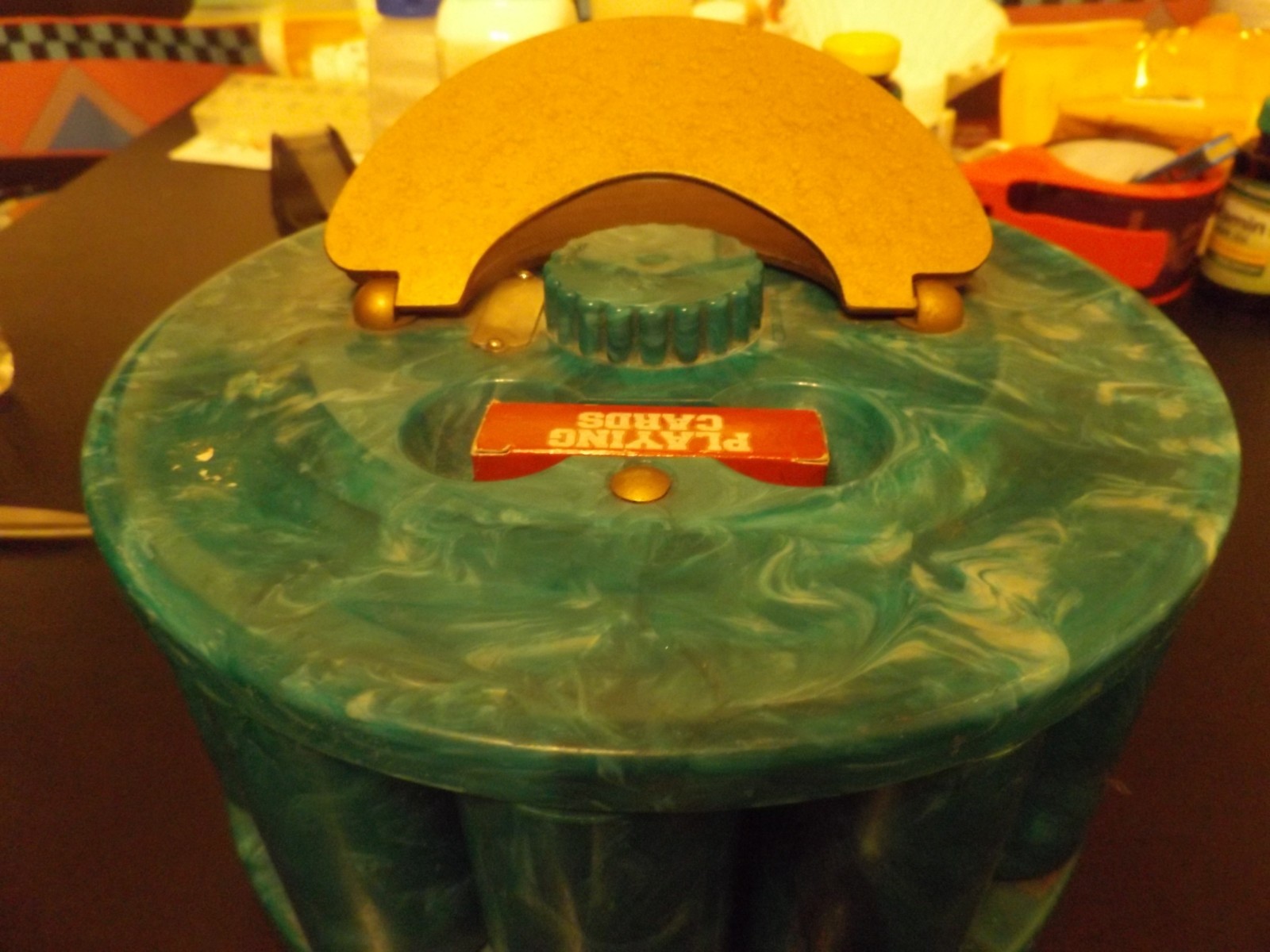 VINTAGE PLA-WOOD TURNIT POKER CADDY / CHIP RACK GREEN MARBLE BAKELITE