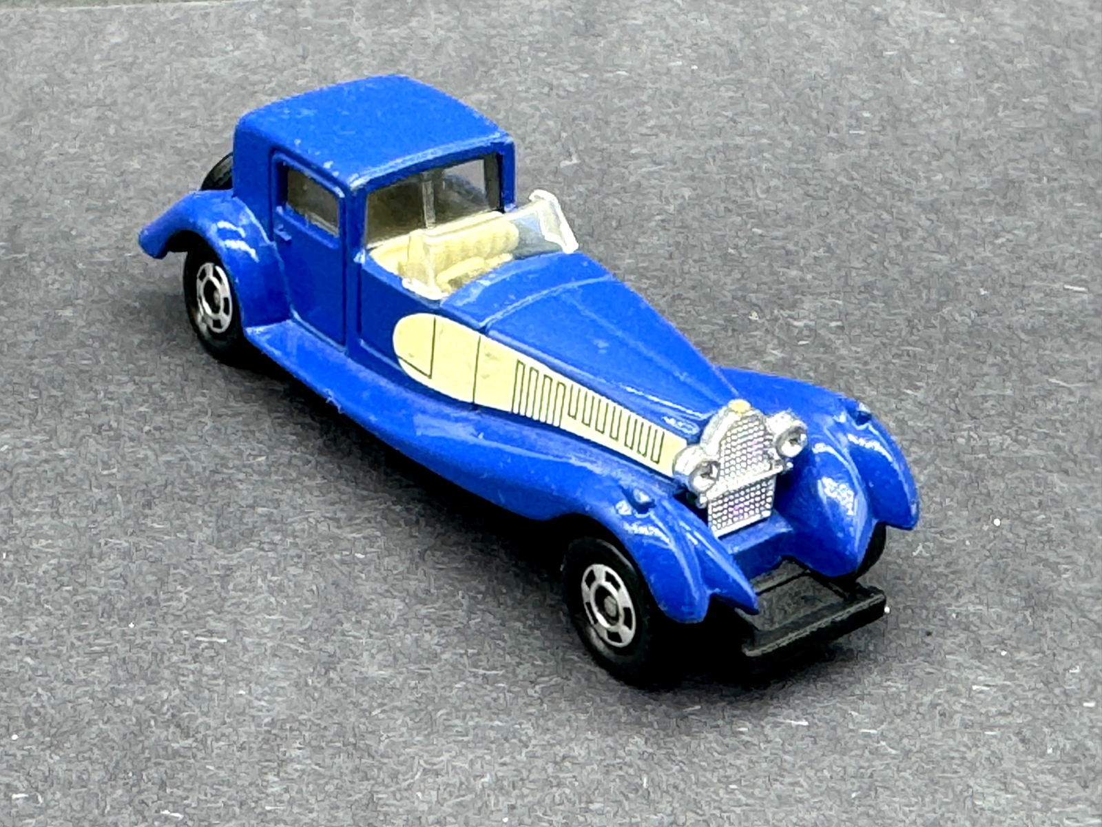 1978 Tomica Tomy BUGATTI COUPE DEVILLE Car No F46 S=1/80