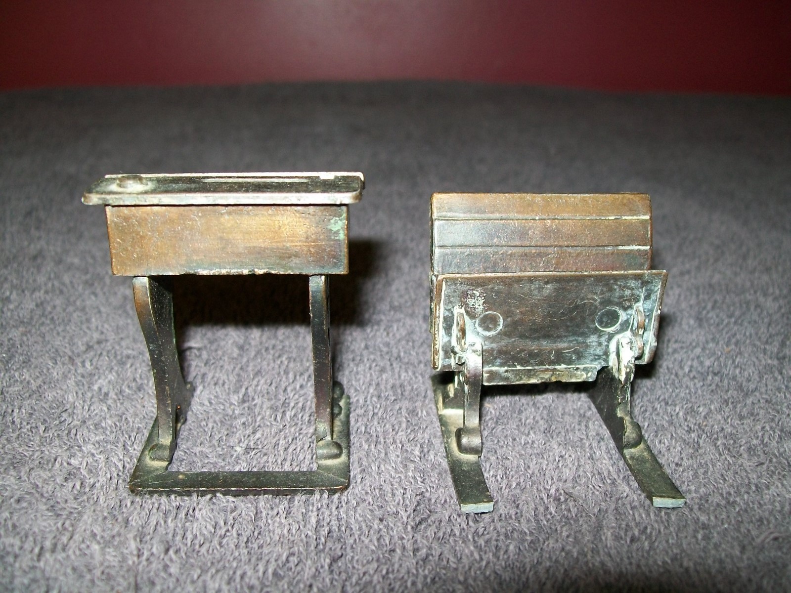 VINTAGE 1976 MINIATURE METAL SCHOOL DESK & CHAIR / 1920's STYLE SET