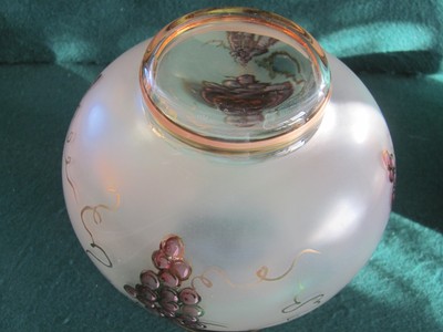 VTG HAND PAINTED FROSTED BULBOUS VASE GRAPE & VINE DESIGN W GOLD OUTLINE