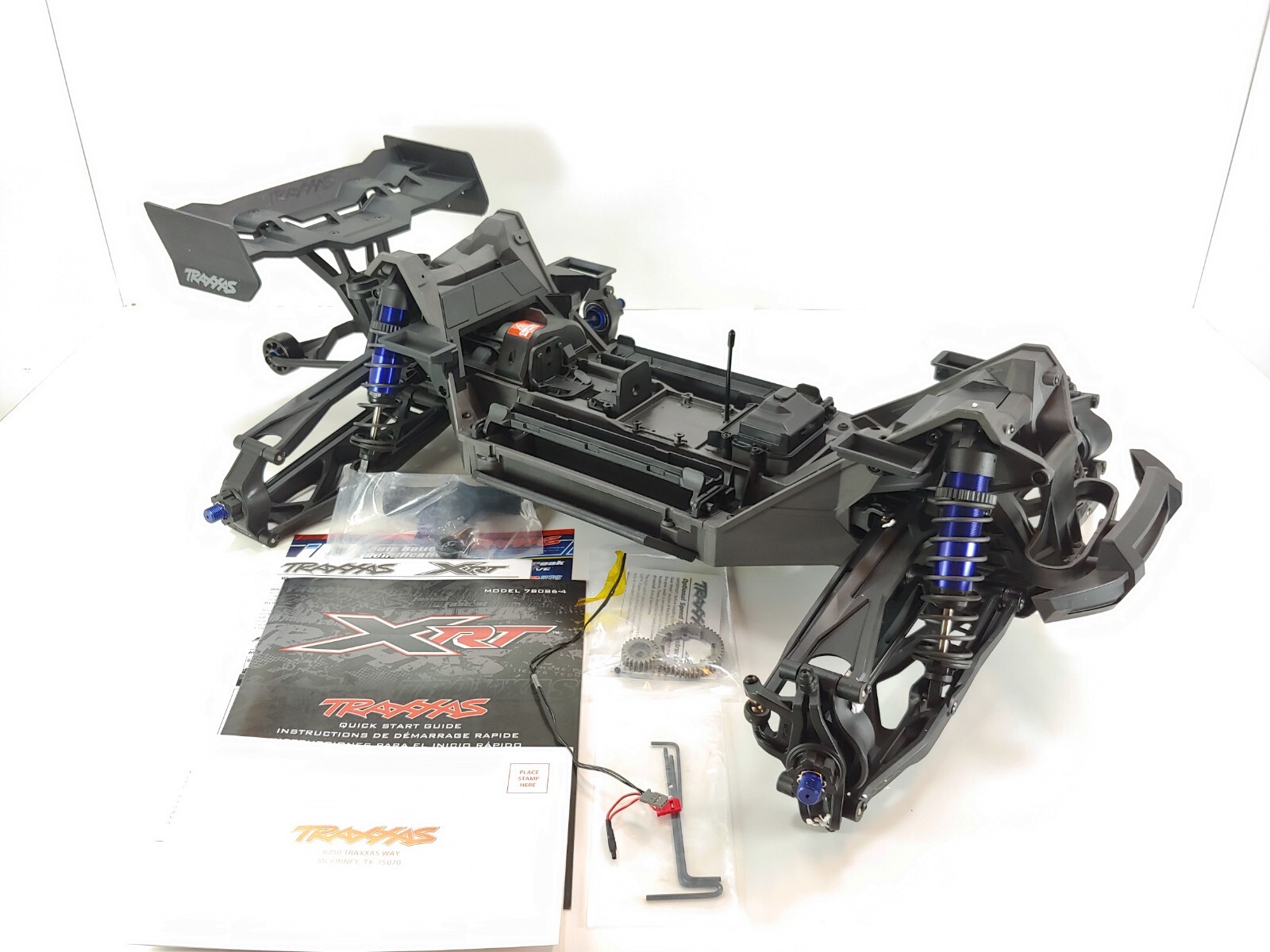 NEW TRAXXAS XRT 8S BLUE 1/5 MONSTER TRUCK 4WD ROLLER SLIDER
