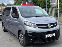 AIR CON + REAR PRIVACY WINDOWS