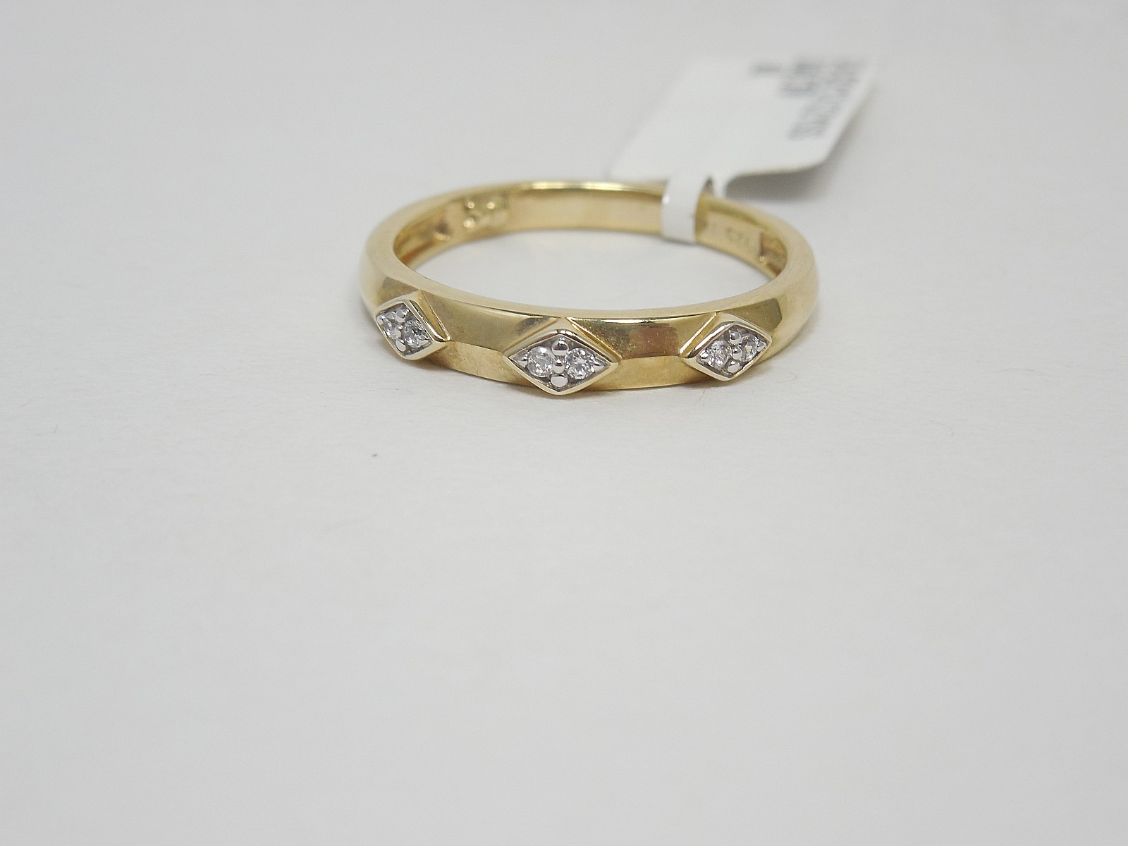 14KT Gold Plated Sterling Silver Diamond Simulant Womens Wedding Ring  .06 Carat