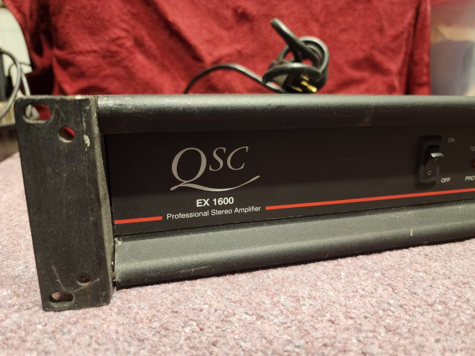 QSC EX1600 パワーアンプ QSC EX-1600 600W /4Ohm Output Power Professional Amplifier