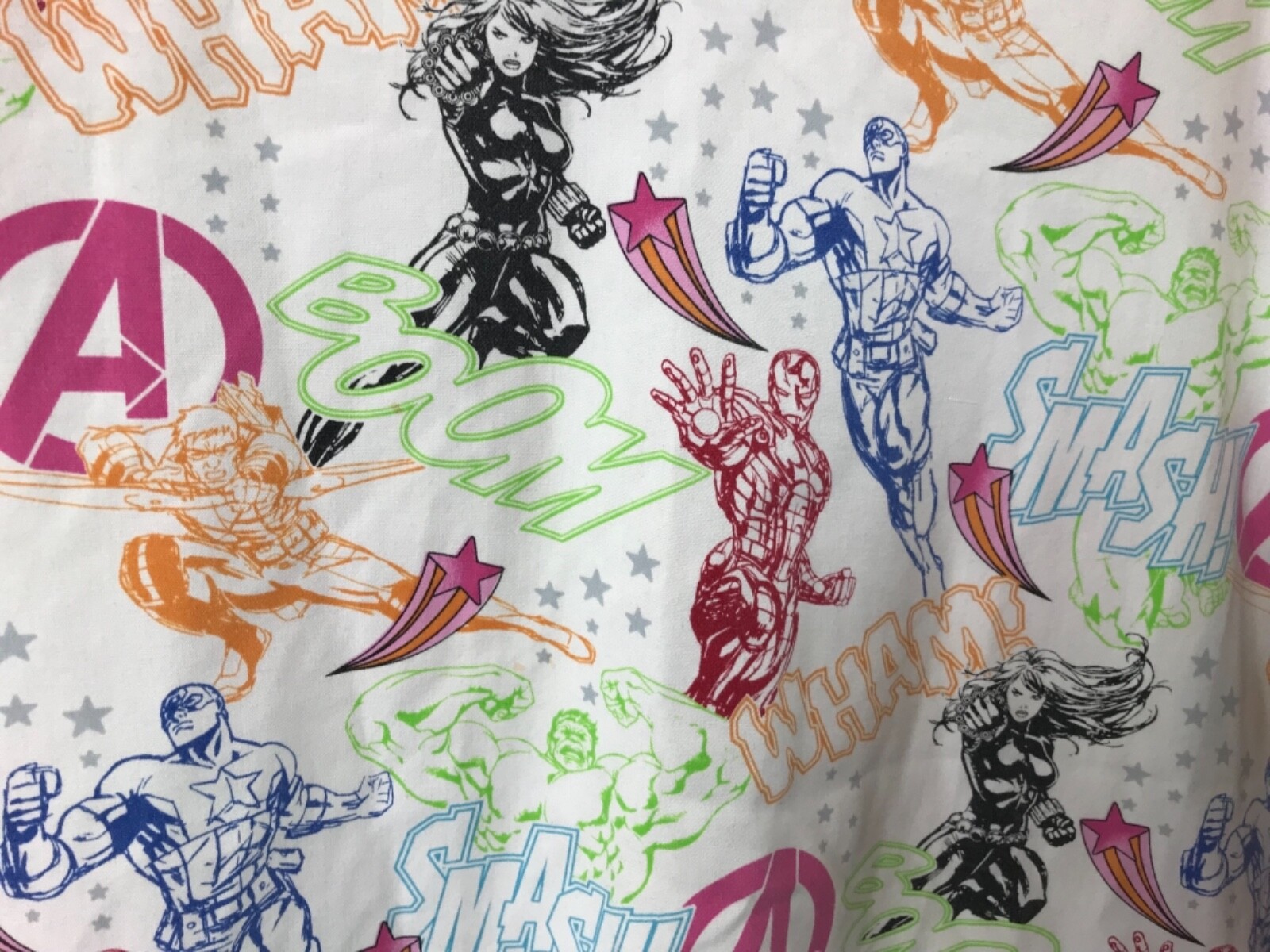 Marvel Avengers Womens Scrub Nursing Shirt pink & White size Large ////