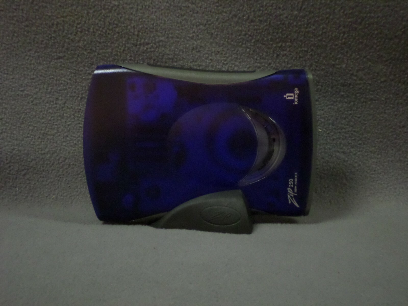 iomega ZIP-250 External Drive USB Powered w/ Cable 2 Discs & Stand TESTED WORKS!