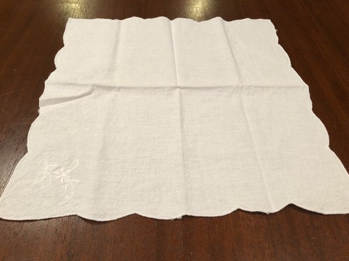 Cotton Napkins 10 pc White Flower Scallop Edge 14 1/2” x 15”
