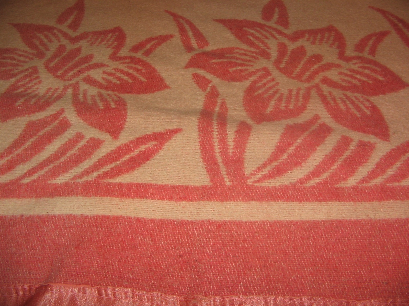 VINTAGE CAMP BLANKET WOOL 1950'S FLORAL PINK AND ROSE 66 X 74 CABIN MCM