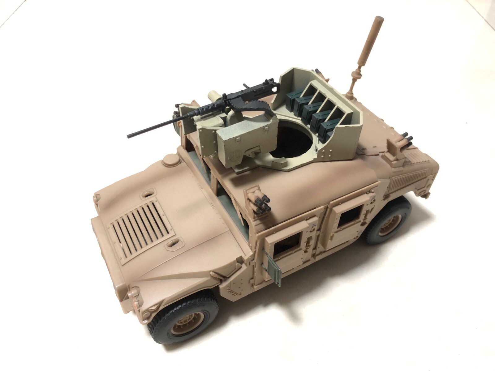 Custom kit 1:18 turret weapon station for BBI M1114 humvee