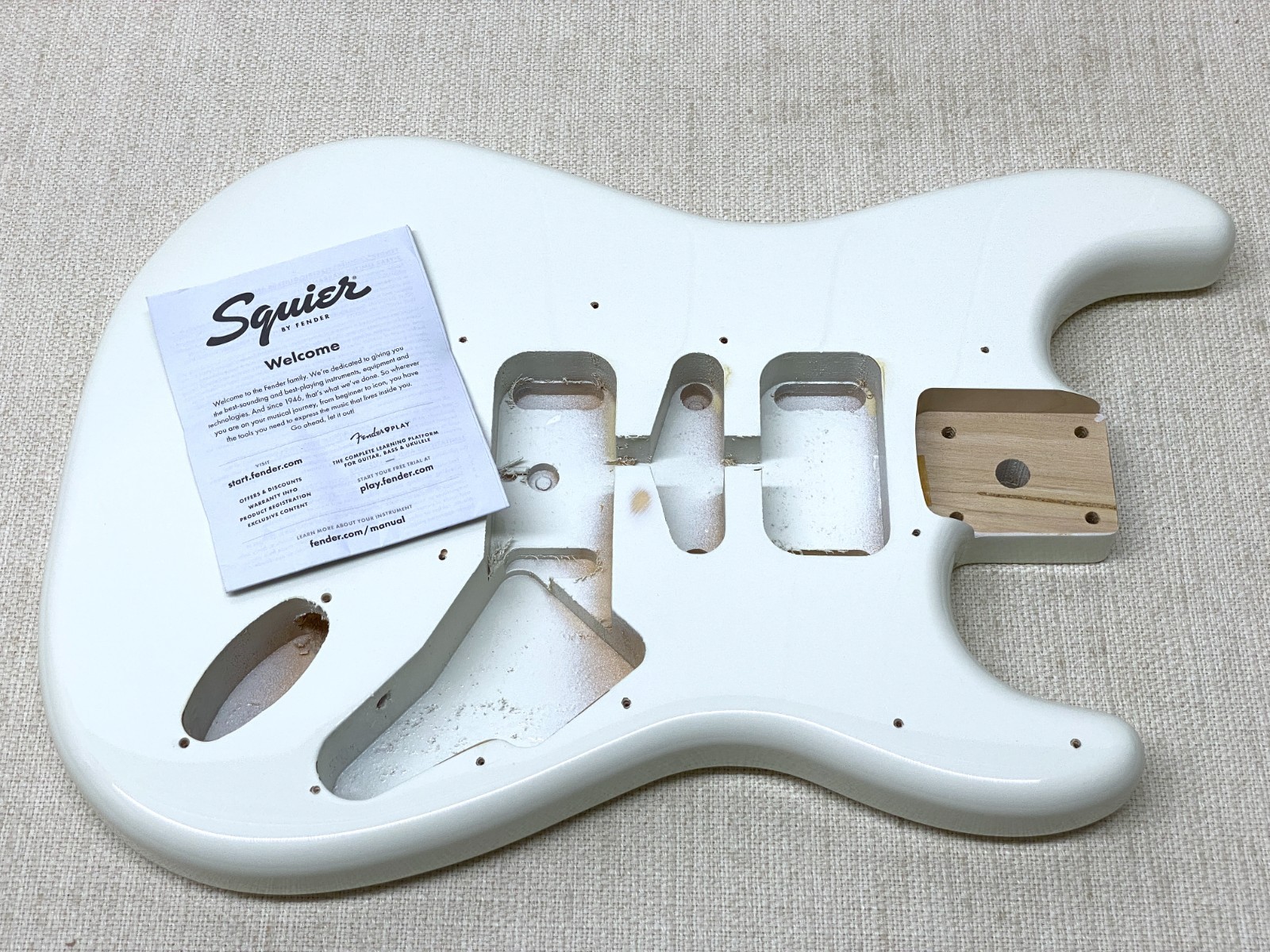Fender Squier エレキギターボディ Genuine! Fender Squier HARDTAIL STRAT BODY White