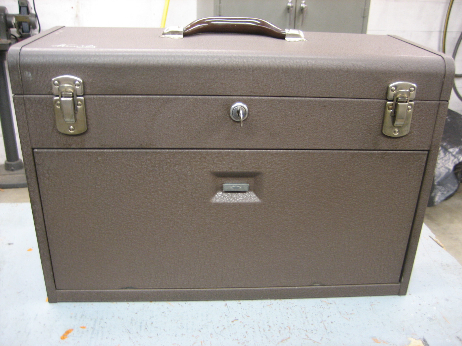 KENNEDY MODEL 520 SEVEN DRAWER  MACHINIST TOOL BOX  WITH KEY