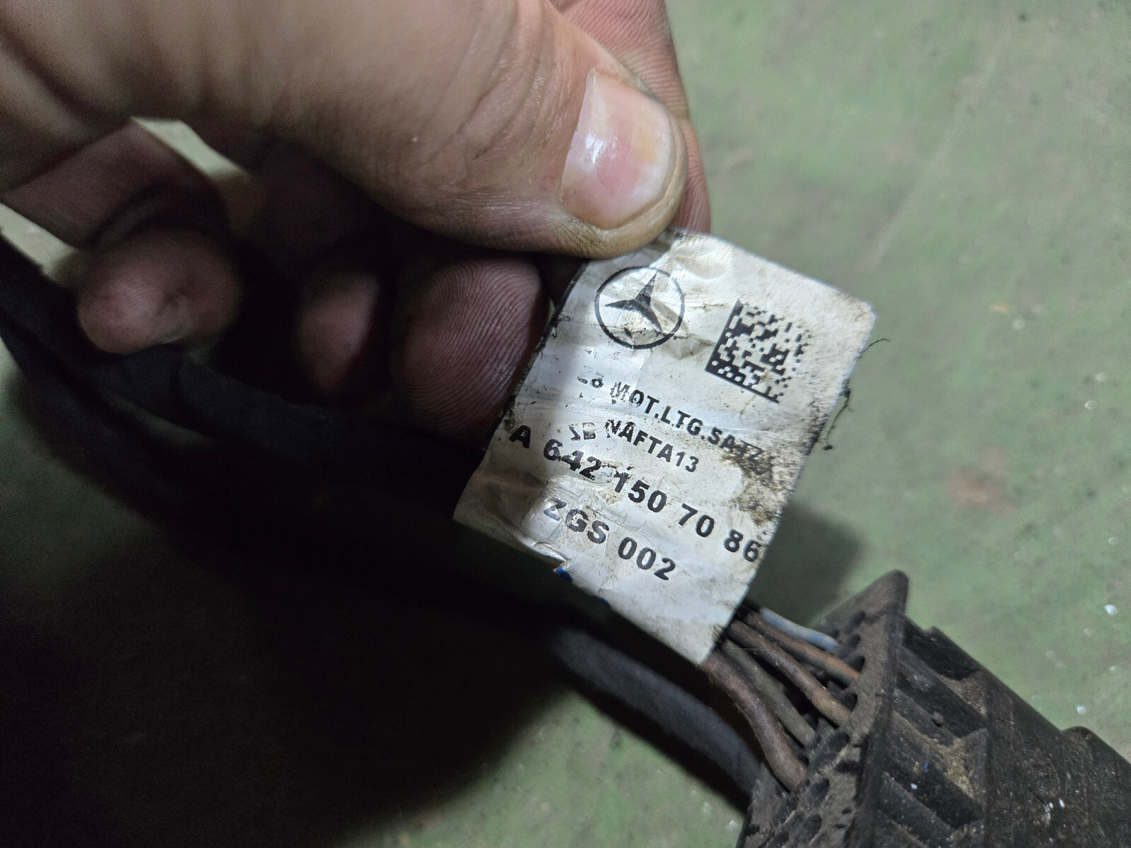A6511509256 MERCEDES ENGINE WIRING HARNESS 1 BROKEN CONNECTOR - Picture 2 of 17