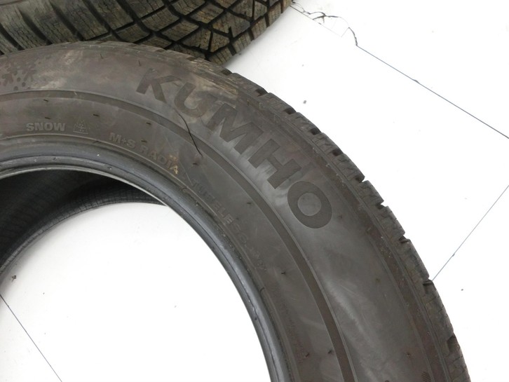 Jeep Compass II 17-21 2 x Reifen Winterreifen Kumho 225/60R17 99 H Jeep Compass II 17-21 12.03.2019 gebraucht Vorschau 6