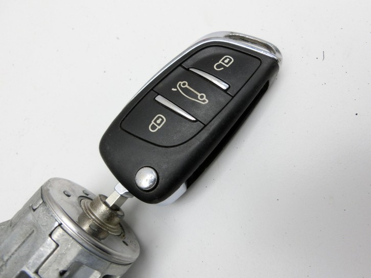 Citroen DS4 NX 11-15 Schliesszylinder Zündschloss Schlüssel Schliessanlage Citroen DS4 NX 11-15 20.05.2011 gebraucht Vorschau 4