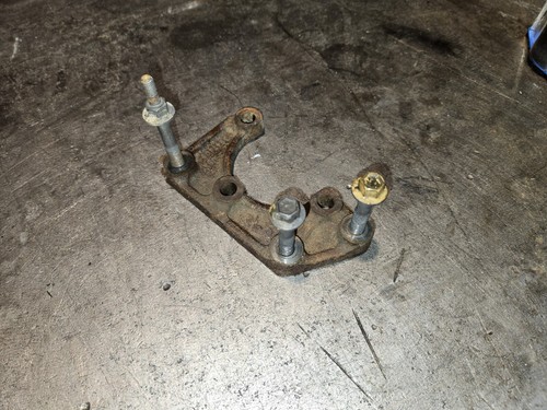 Dodge Ram Cummins 24V 5.9L Power steering pump Bracket 3947408 with bolts - Picture 1 of 4