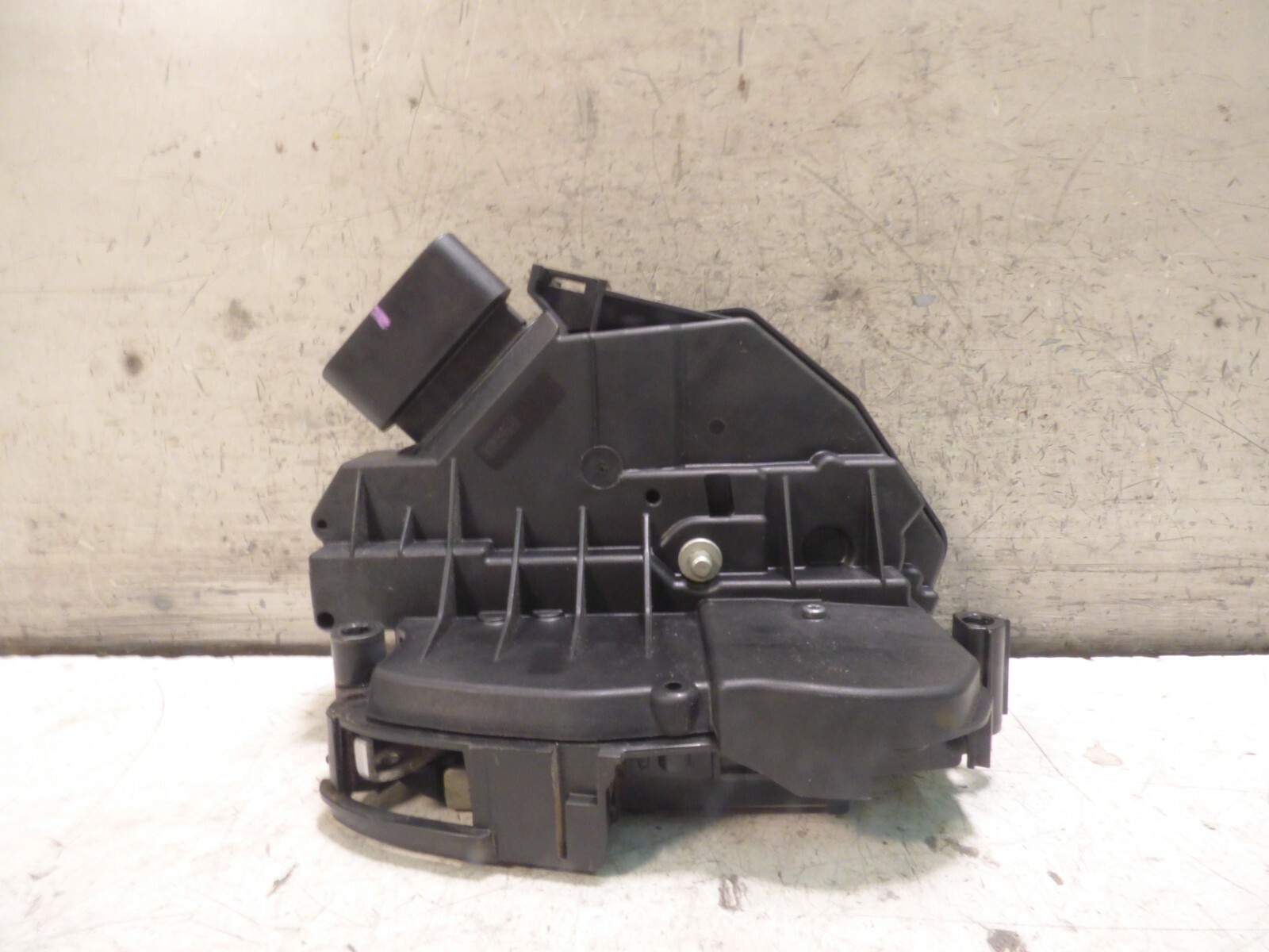 Serratura porta anteriore sinistra FORD FOCUS III 2017 BM5A-A21813-AH