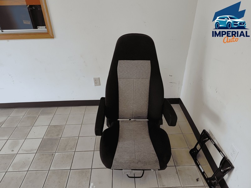 Used Freightliner Cascadia Front Right Passenger Side Seat Assembly OEM 2018-2024