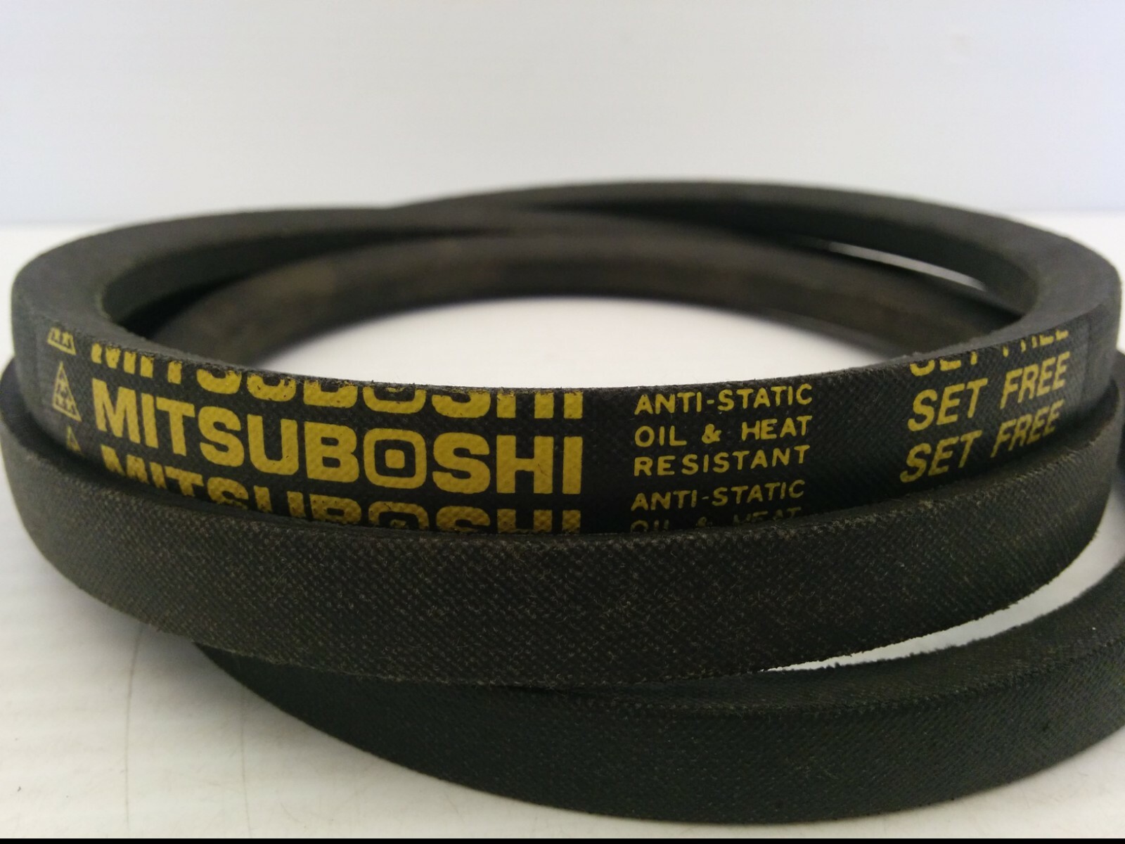 MITSUBOSHI A-55 V-BELT, 13X1400Li, ANTI-STATIC OIL & HEAT MITSUBOSHI A-55 V-BELT, 13X1400Li, ANTI-STATIC OIL & HEAT