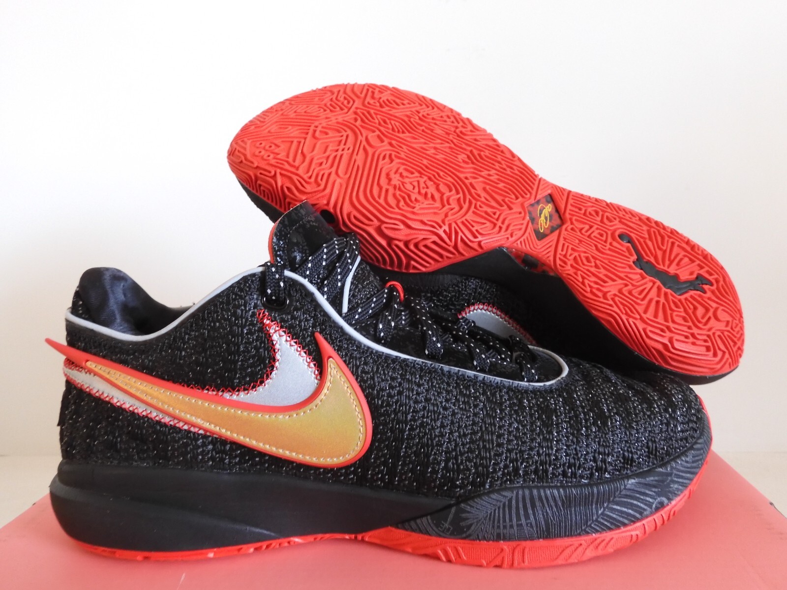 NIKE LEBRON XX 20 