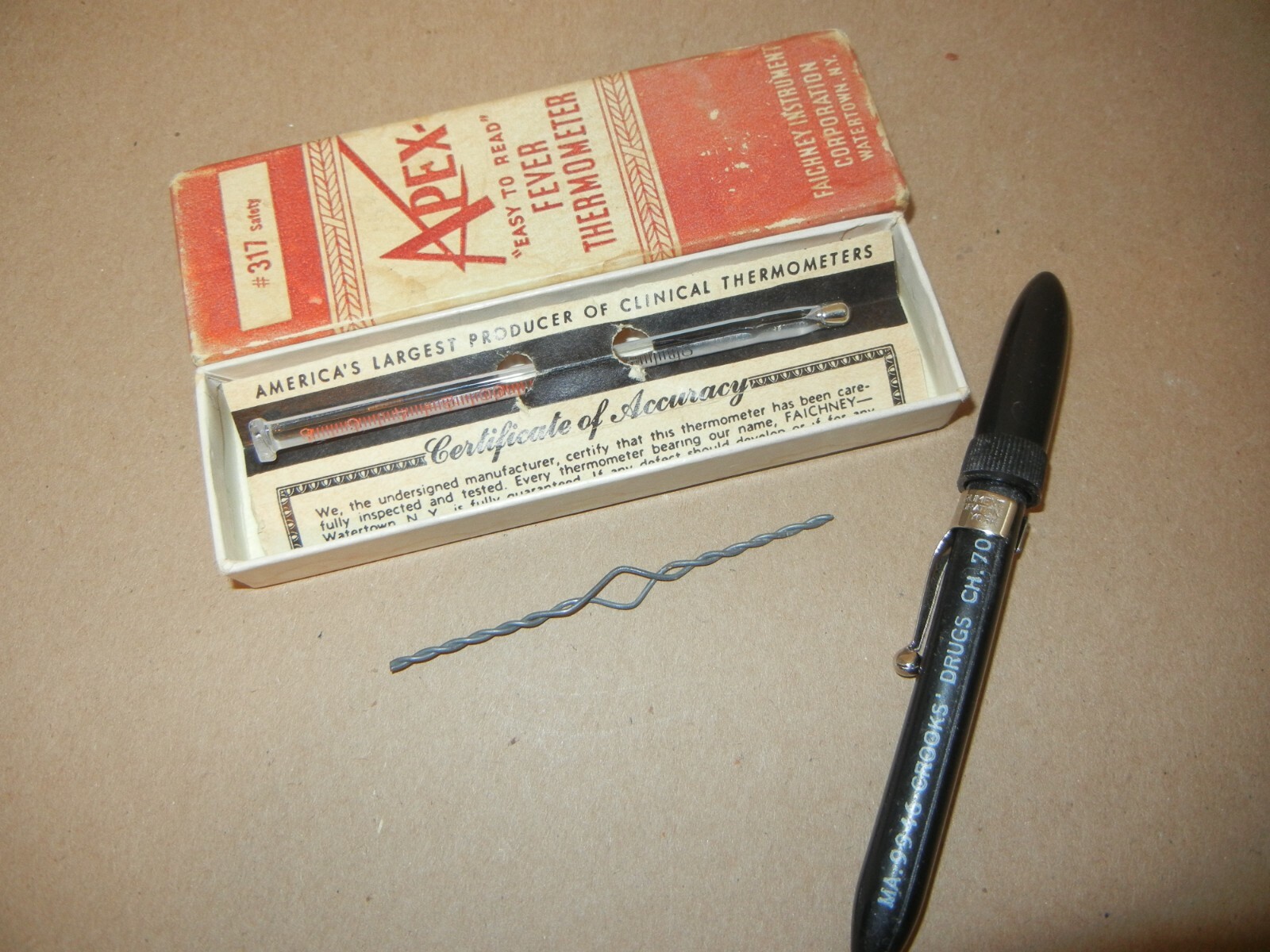 VINTAGE APEX GLASS FEVER THERMOMETER BAKELITE CASE & INSTRUCTIONS #317 USA