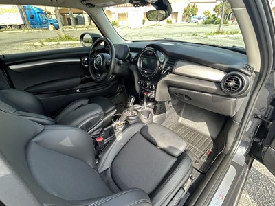 image 3 of interior