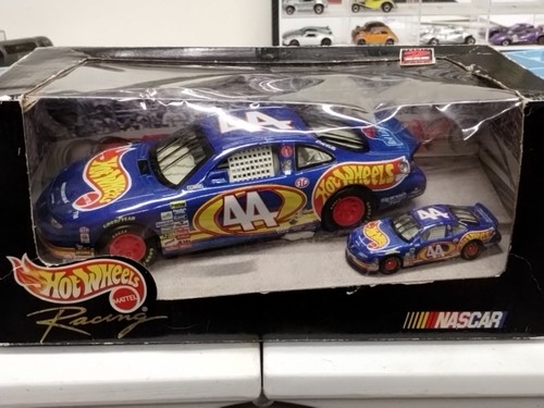 4台まとめて　ナスカー NASCAR hotwheels 1/24 1/64 4台まとめて ナスカー NASCAR hotwheels 1/24 1/64