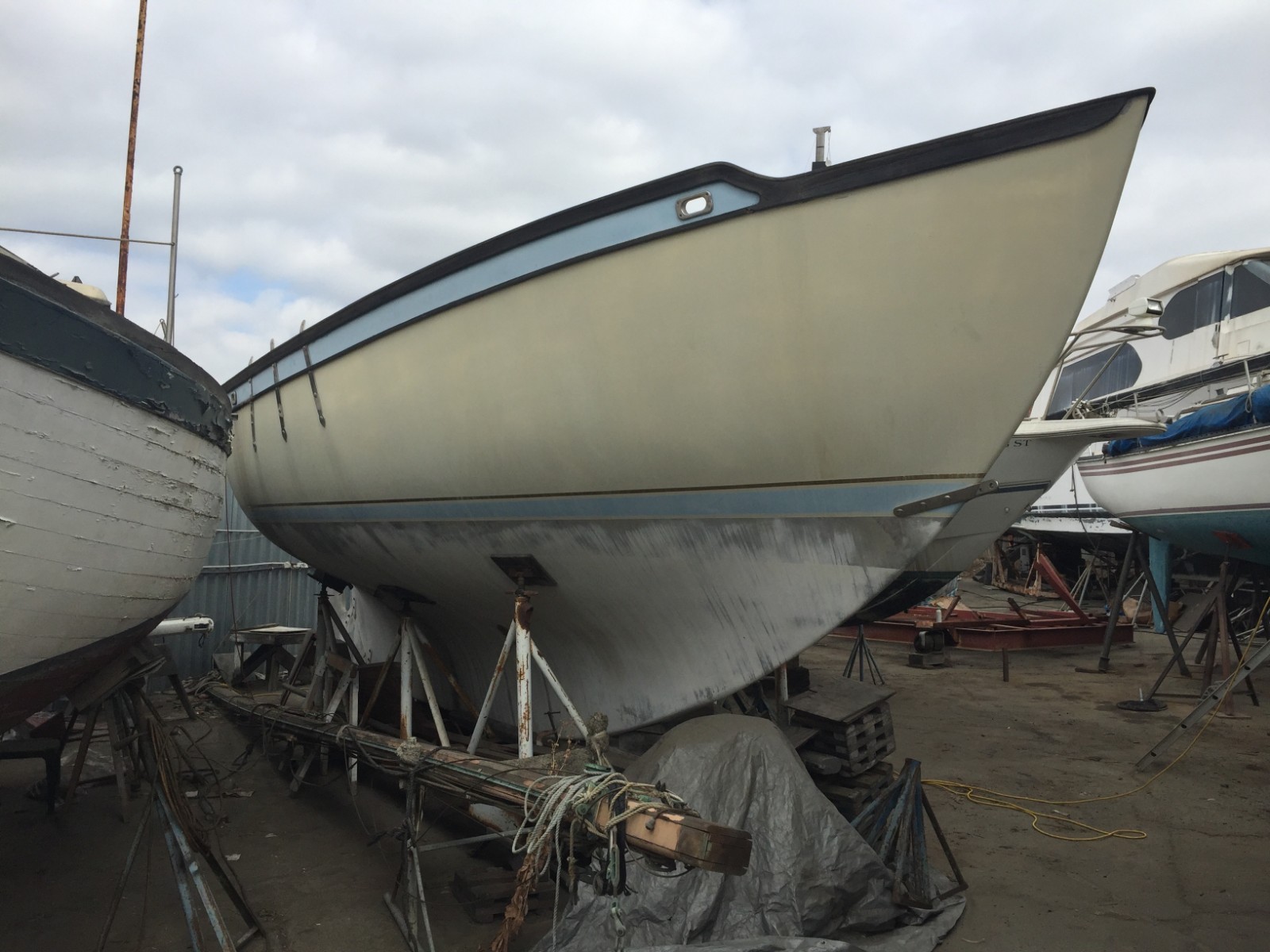 Fiberglass Samson C-Mist 32 double ender project in So Cal No Reserve Auction!