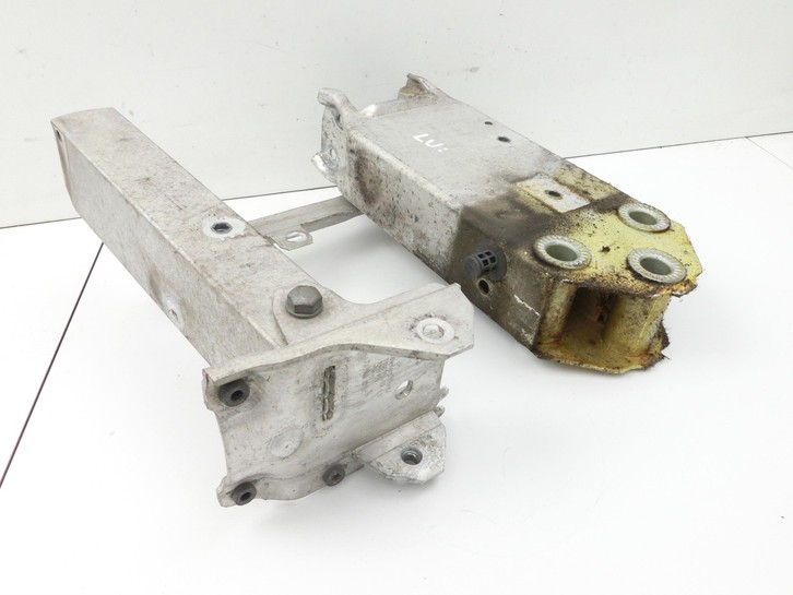 BMW F11 525d 10-14 Kombi Pralldämpfer Längsträger Träger Vorne Links BMW F11 525d 10-14 04.04.2013 gebraucht Vorschau 3