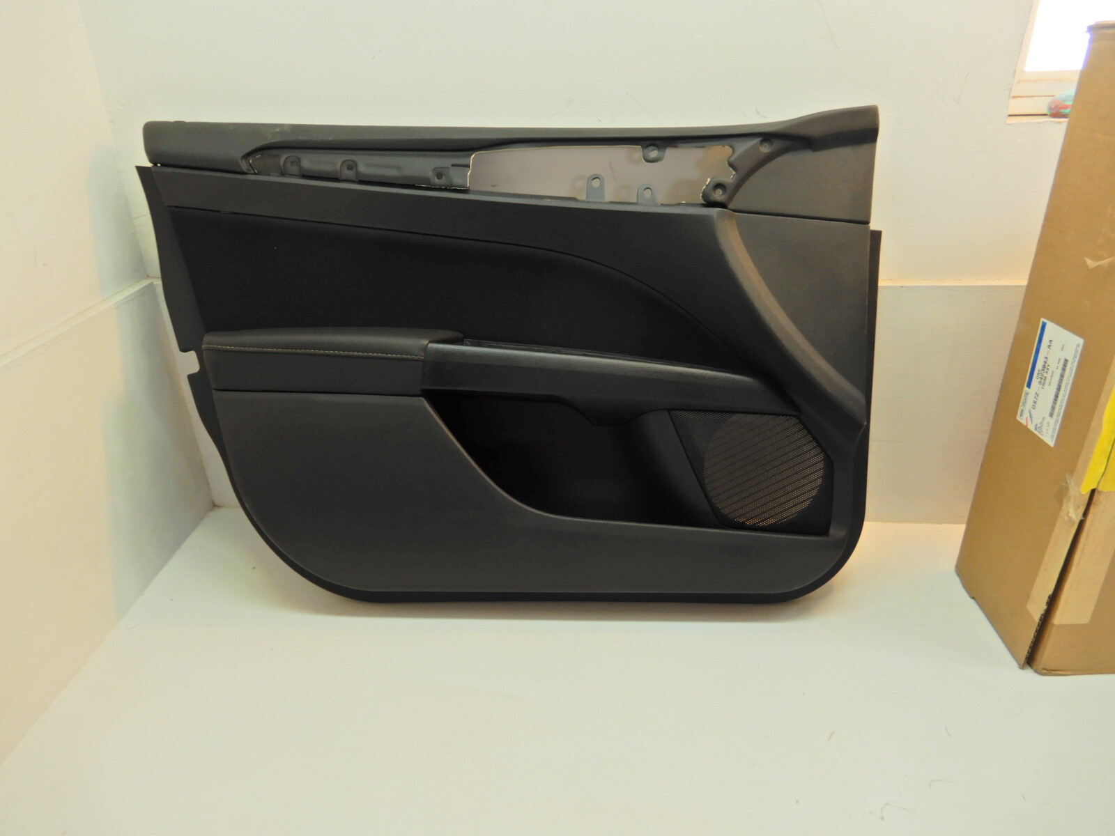 2013-2016 Ford Fusion OEM Front Left Interior Door Panel DS7Z-5423943-AA