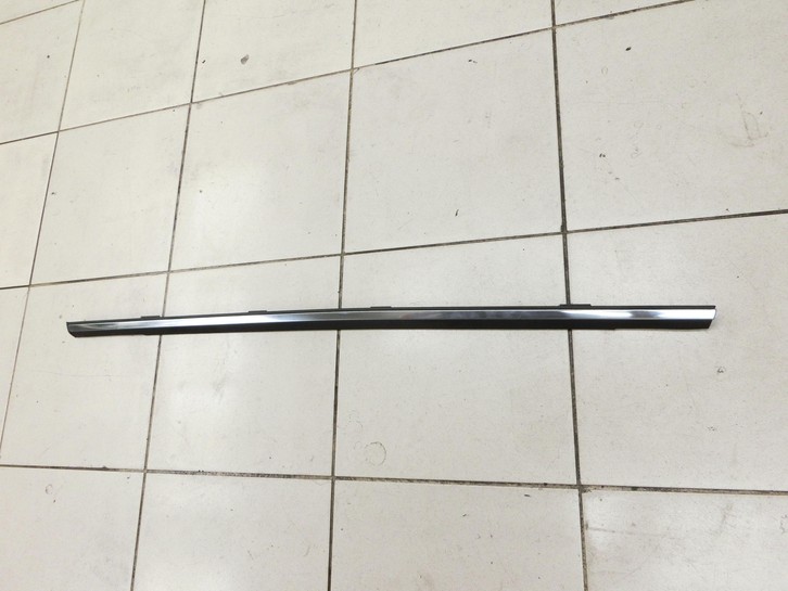 Lancia Delta III 844 08-11 Leiste für Tür Scheibendichtung Links Hinten Lancia Delta III 844 08-11 08.05.2008 gebraucht Vorschau 3