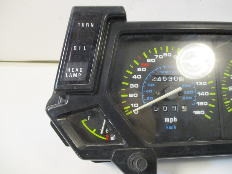 KAWASAKI ZX600 NINJA SPEEDO SPEEDOMETER TACHOMETER GAUGE 25001