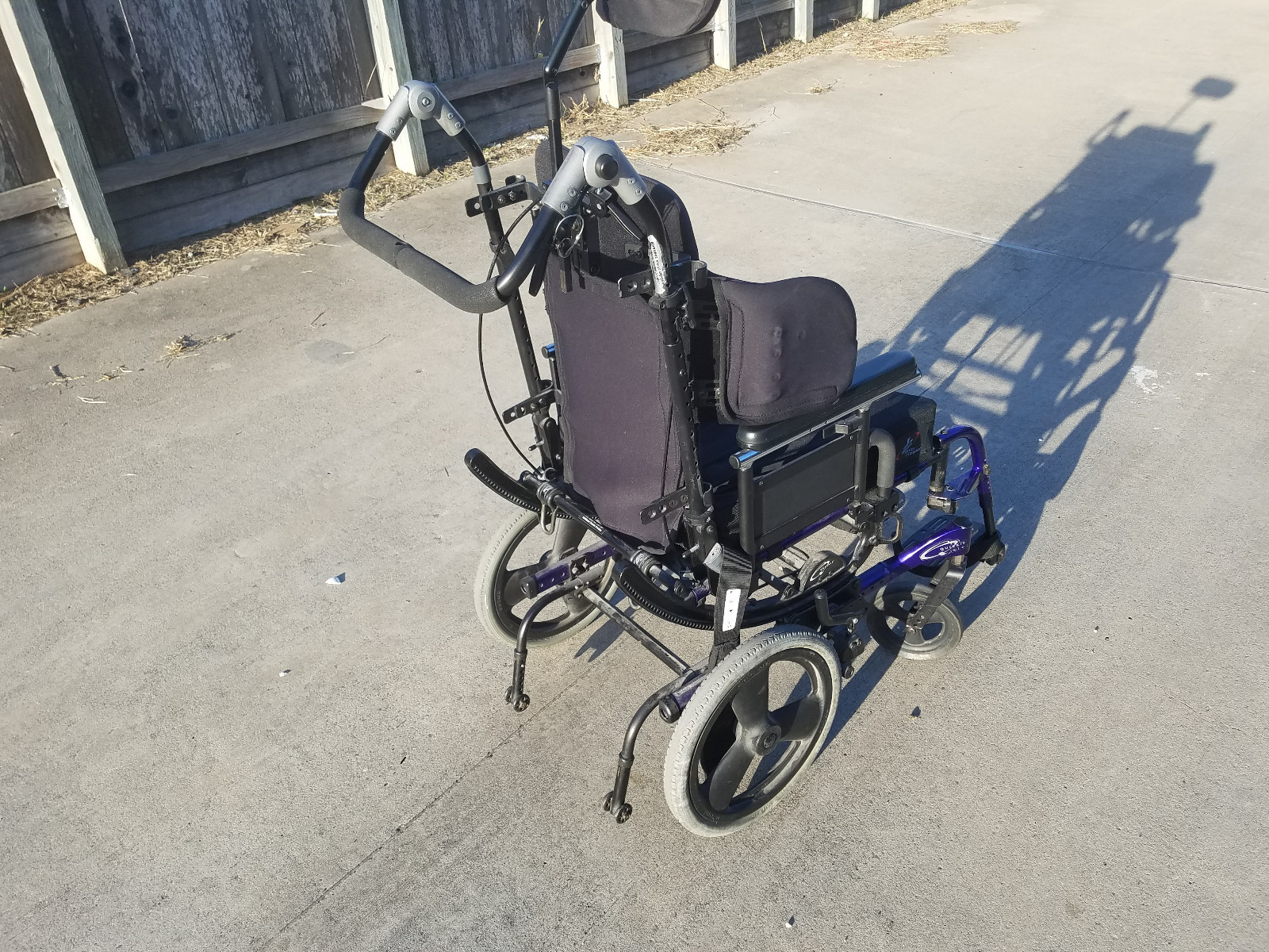 INVACARE Quickie IRIS (Tilt in space) Wheelchair Seat Contoured Back adult