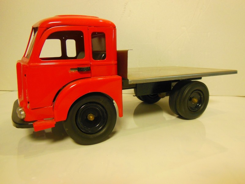 Camion Renault Jm 240 Plateau Echelle 1:10 Version Unique Et Refaite En Tole