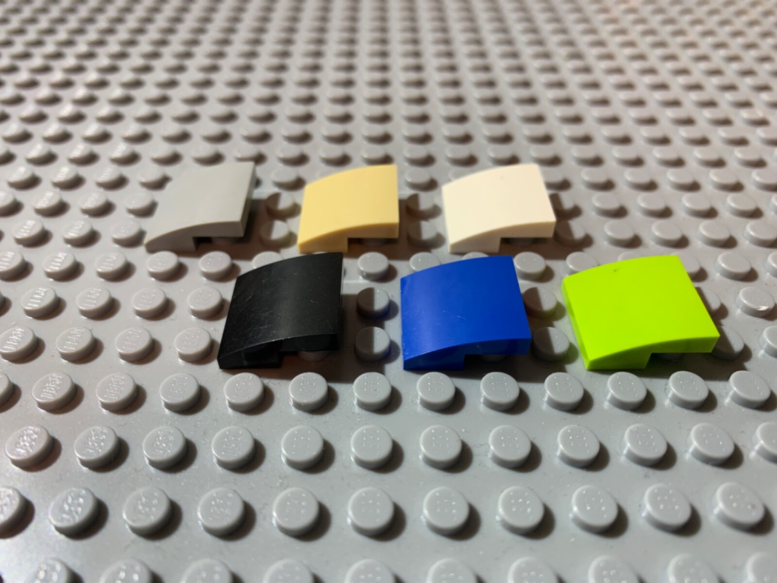 LEGO Parts 15068 (4pcs) Slope, Curved 2x2 No Studs Choose