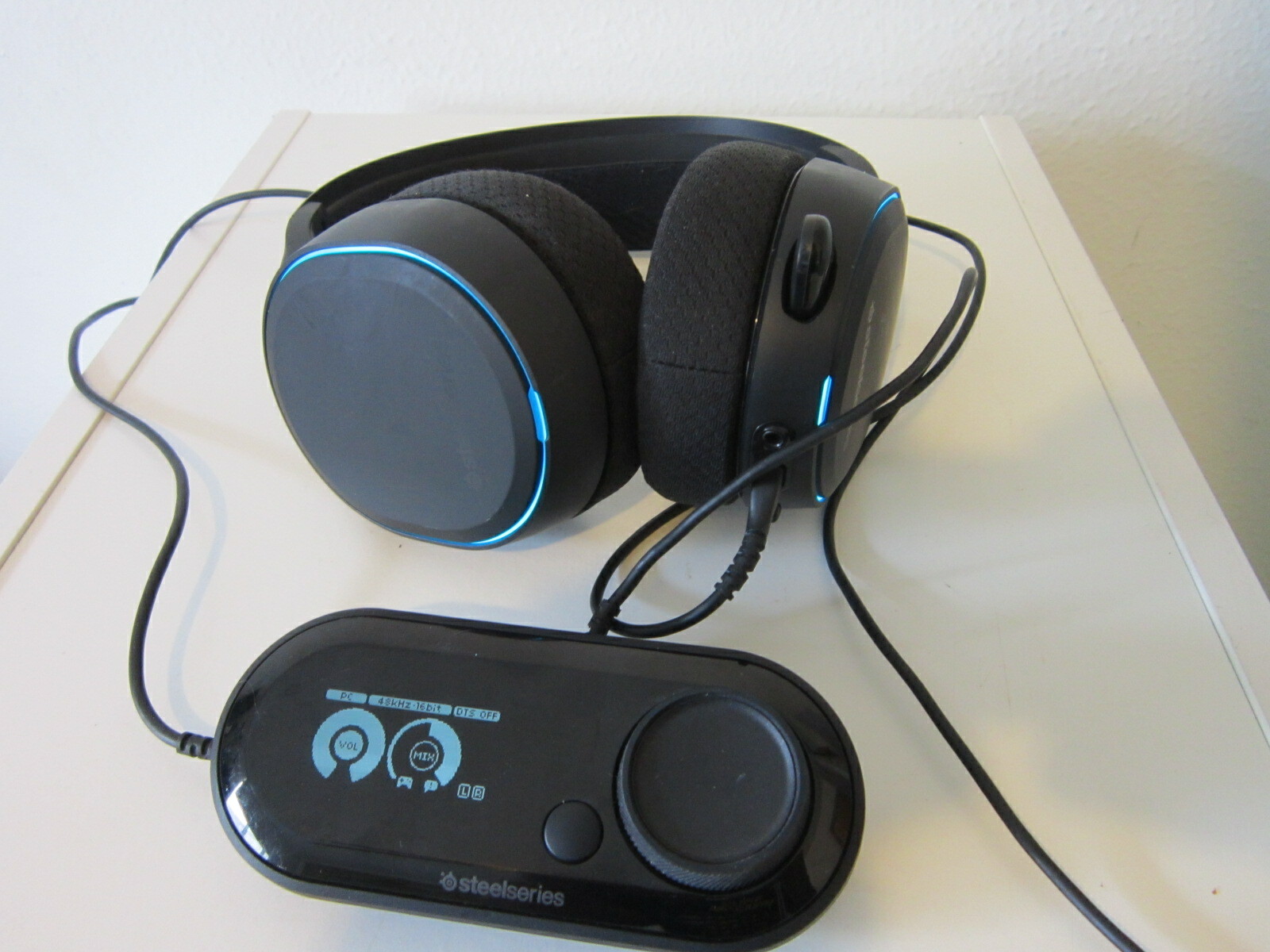 SteelSeries Arctis Pro HS-00012 Wired Headset & SC-00005 SteelSeries Arctis Pro HS-00012 Wired Headset & SC-00005
