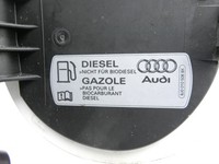 Audi A3 8P QU 10-12 Tankdeckel Tankklappe LY9C Audi A3 8P QU 10-12 31.01.2011 8J0010508BK gebraucht Vorschau 2