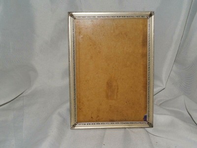PRE-OWNED ORNATE SILVER TONE METAL TABLE TOP PICTURE FRAME