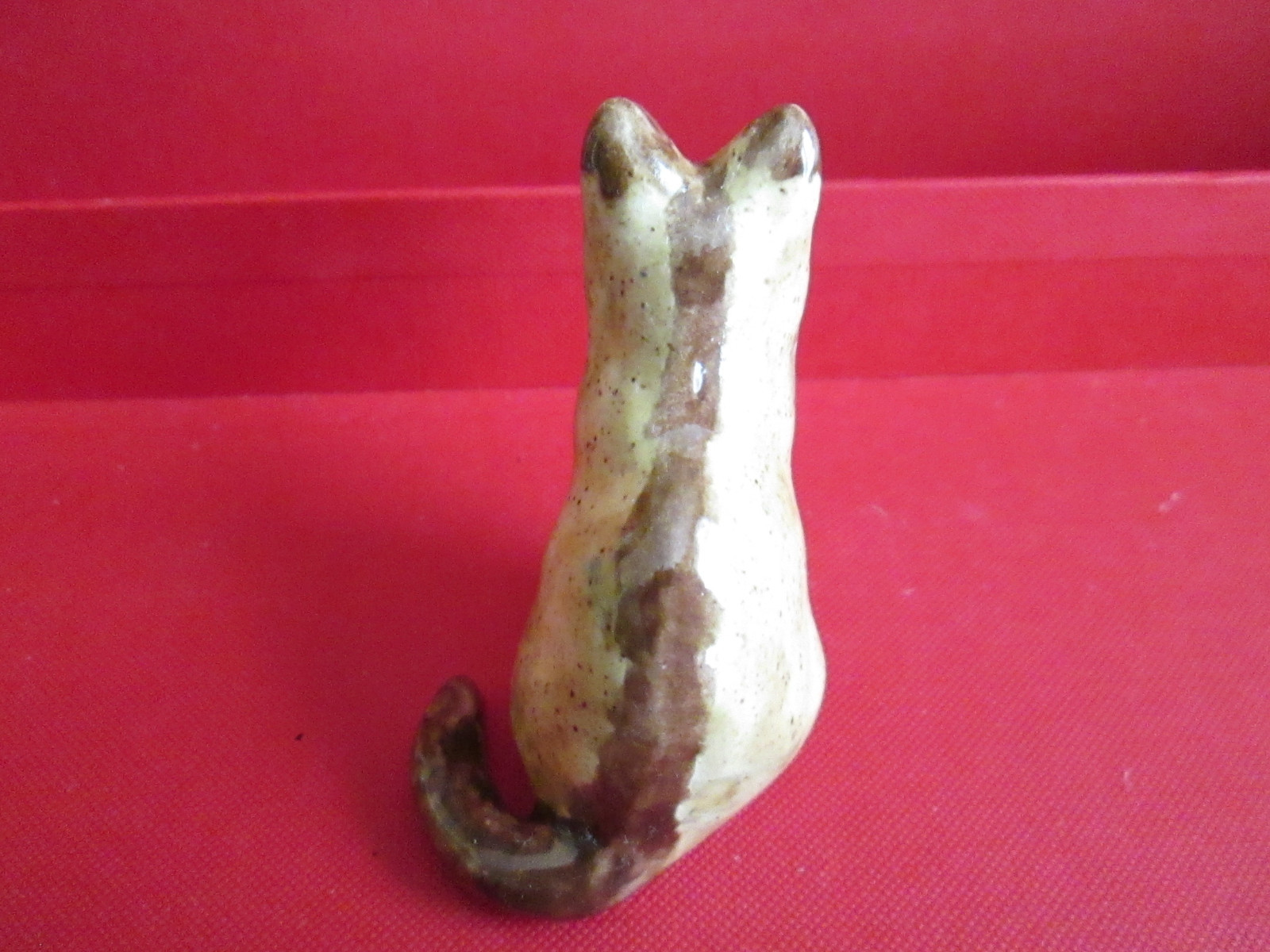 VINTAGE  SIAMESE  LADY CAT FIGURINE -  2 1/2