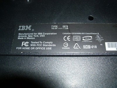 IBM THINKPAD LAPTOP  DOCKING STATION TYPE 2878 WITH KEYS 62P4551 13R0291