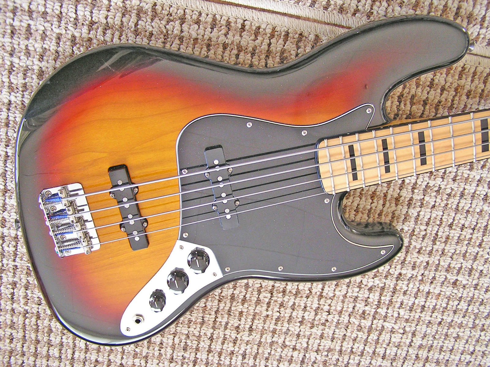 Fender MIM 70's Jazz Bass with Geddy Lee neck