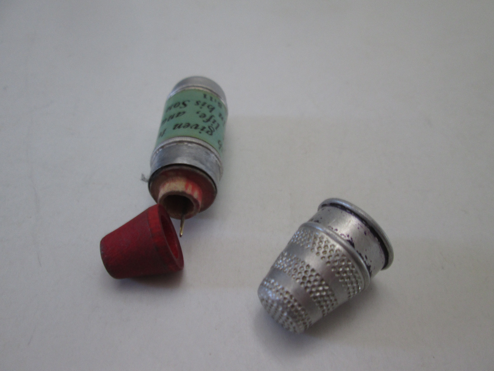 Antique 1936 J J Sanders Bullet Shape Sewing Kit Spools Thimble Needle Bible 333