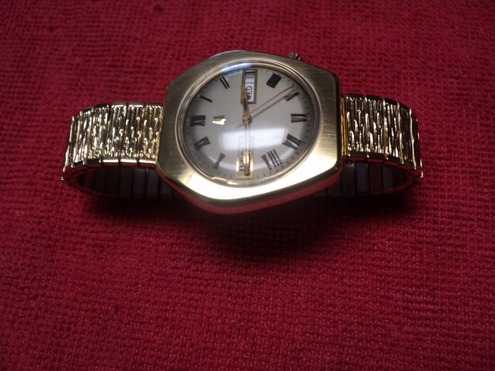 Vintage Accutron 2182 Gold tone Coffin Case Watch