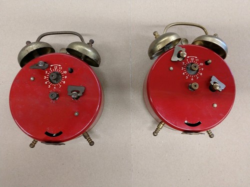 9D/VINTAGE DIG EM FROG 1979 KELLOGG/TWIN BELL ALARM CLOCKS/RARE! Lot of 2