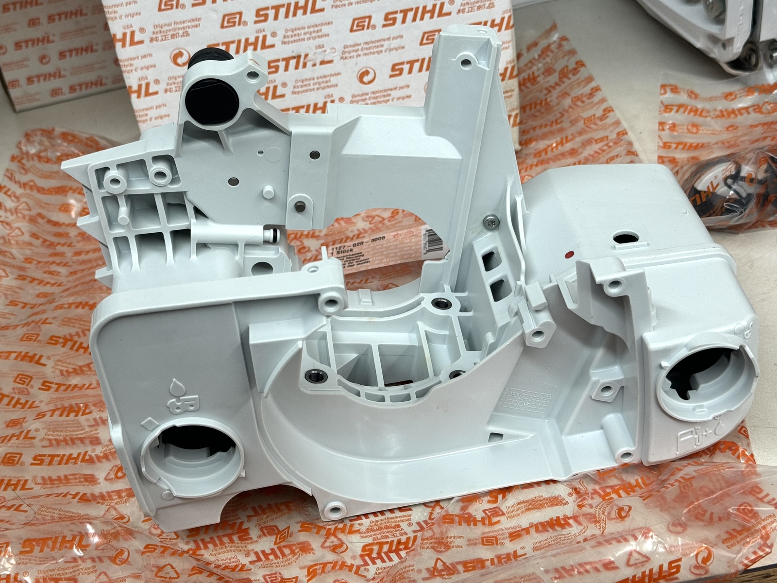 STIHL OEM ENGINE TANK HOUSING 1127 020 3006 MS290 MS310 MS390 MOTOR 290 310 390 - Picture 2 of 5